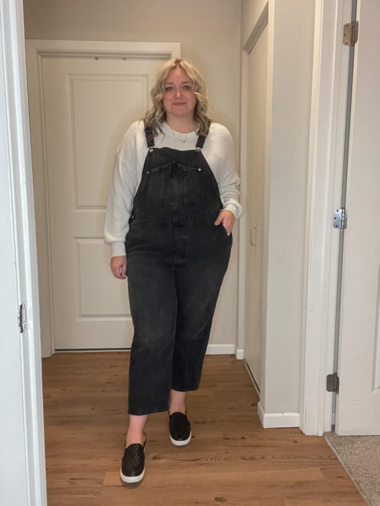 Plus Size Comfy Holiday Outfit